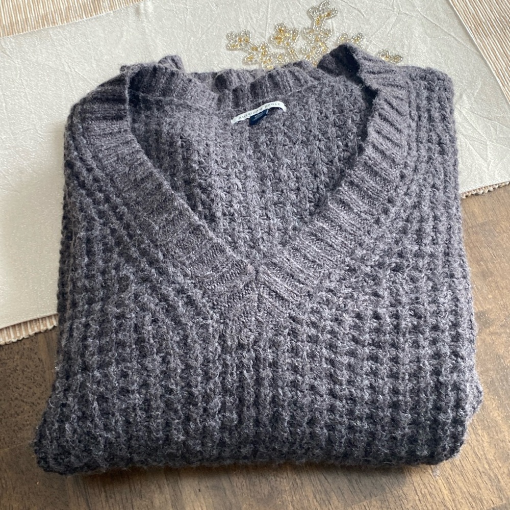 American Eagle sweater